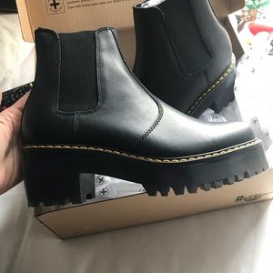 Dr Martens Rometty NIB